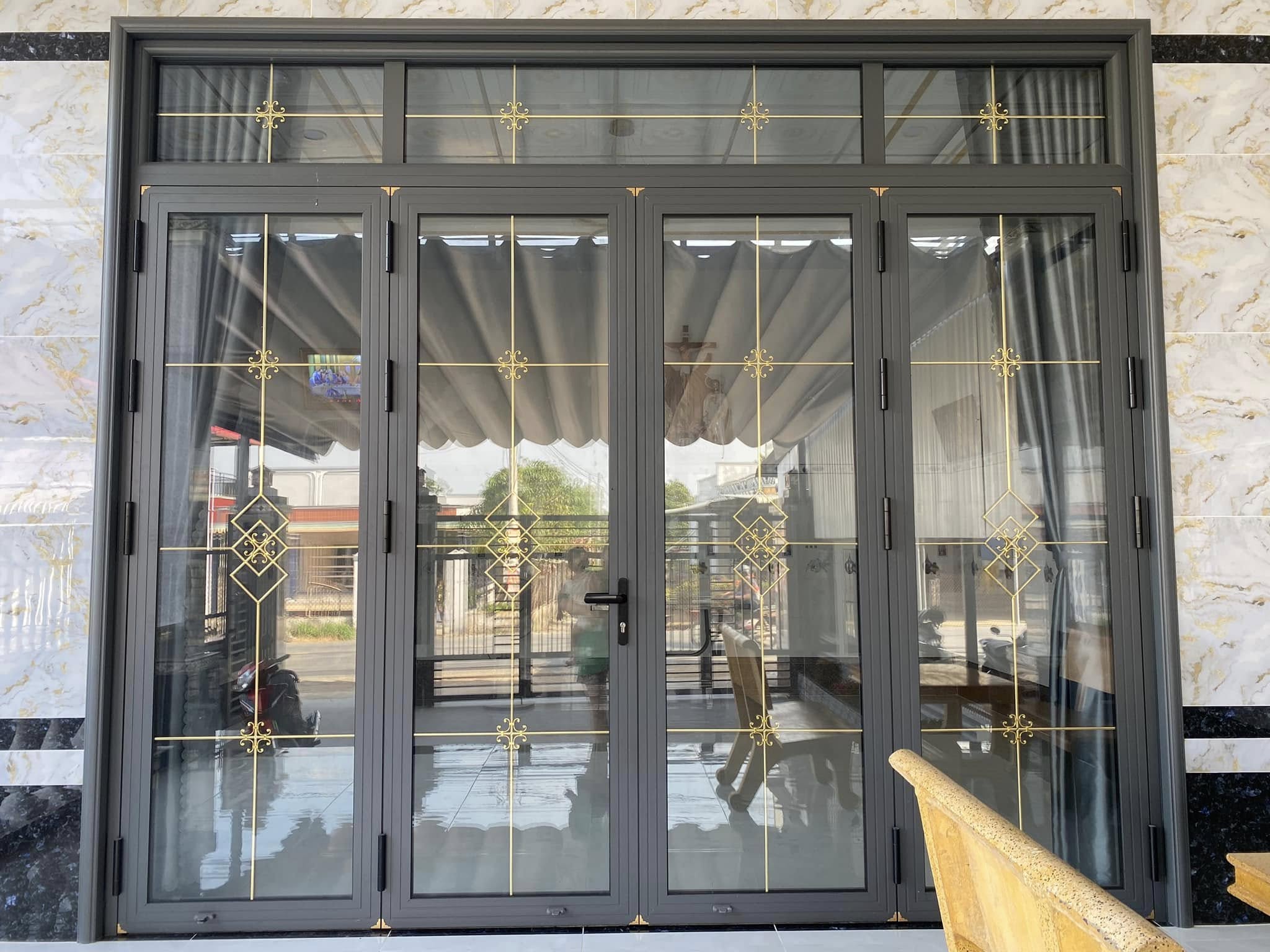 cửa nhôm kính giá rẻ Tiền Giang